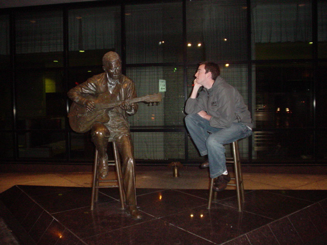 Serenade me